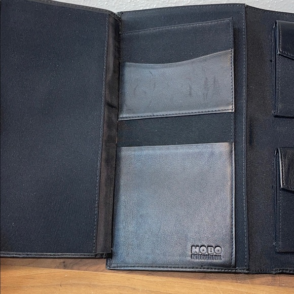 HOBO Black Leather Passport Multi Card Wallet Executive Elastic Close ID Pockets - Picture 6 of 15